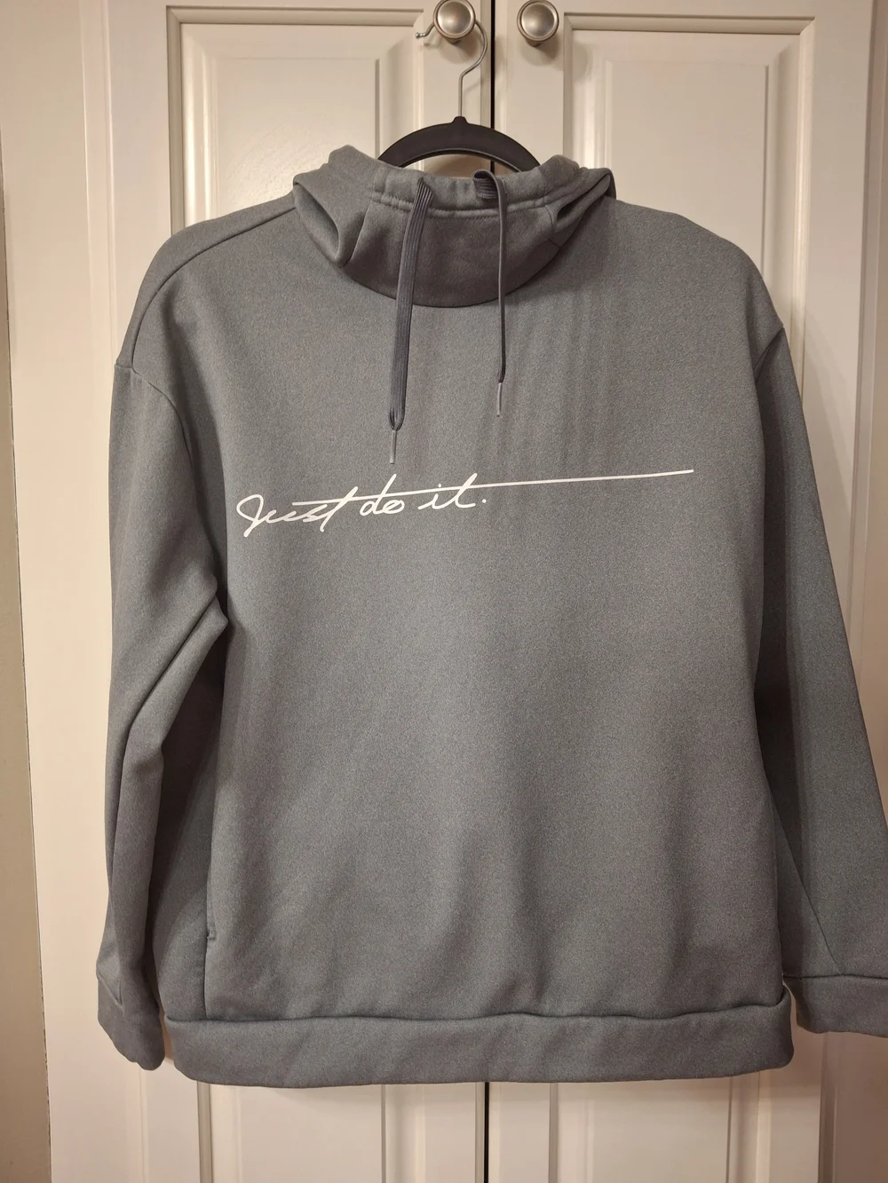 Nike Women’s Gray 'Just Do It.' Pullover Hoodie